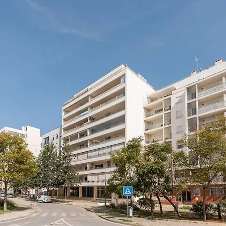 Beautiful 1 Bedroom With Stunning View 公寓 *