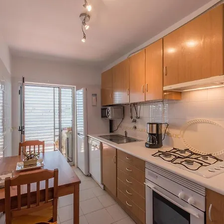 Beautiful 1 Bedroom With Stunning View Apartment